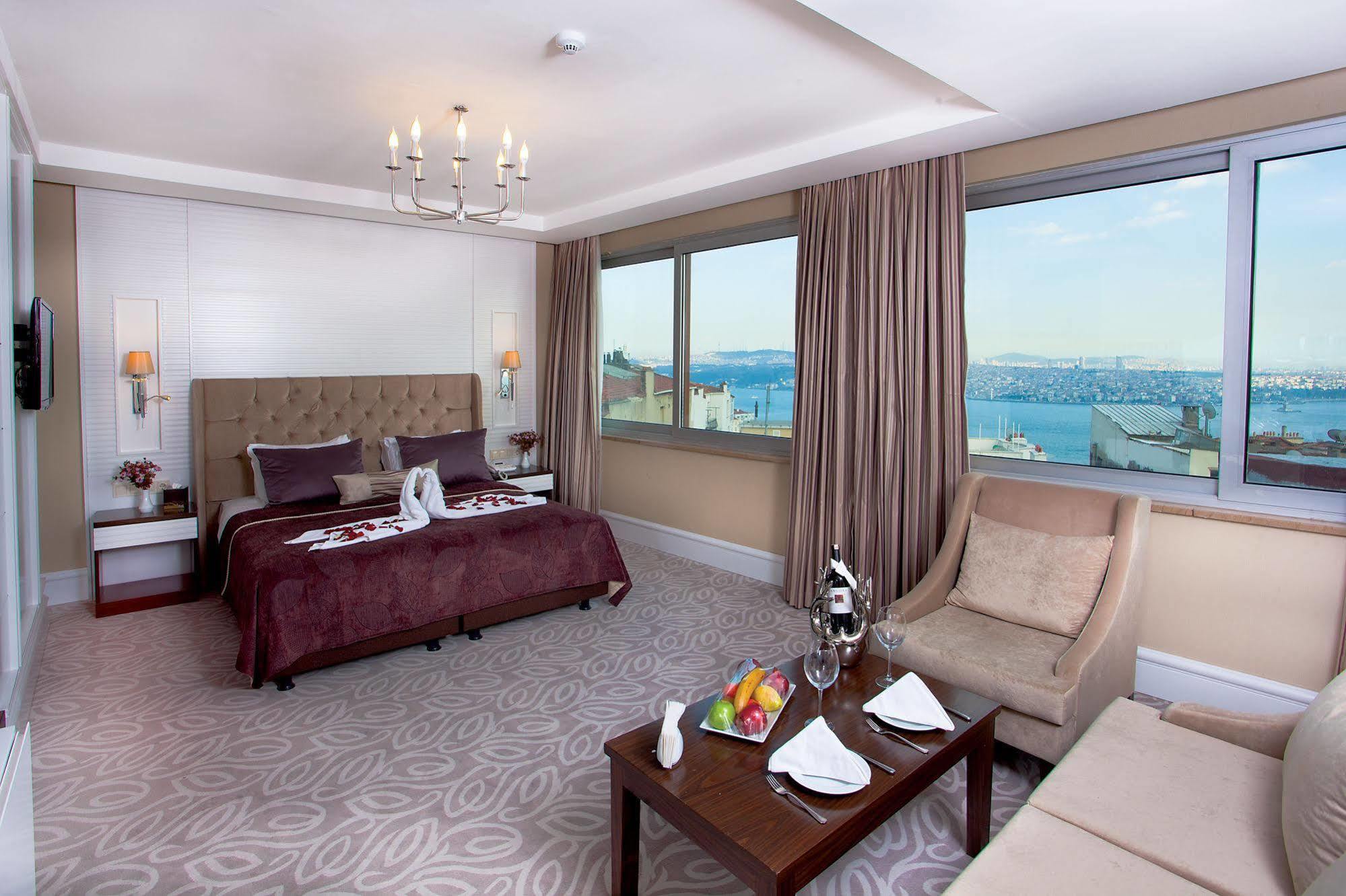 Hotel Center Taksim 4*